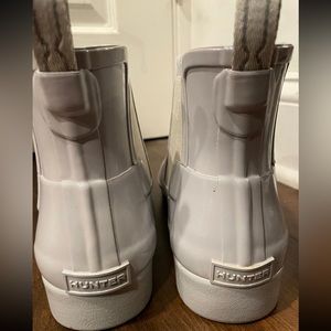 HUNTER Women's Gray Refined Slim Fit Chelsea Boots
